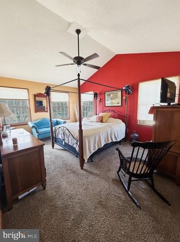 5 WATERWHEEL CIR, Dover, DE 19901