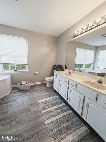 5 WATERWHEEL CIR, Dover, DE 19901