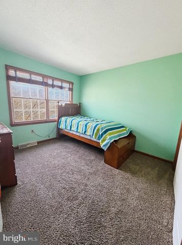 5 WATERWHEEL CIR, Dover, DE 19901