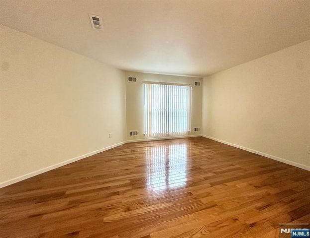 951 S Westgate Drive, Fort Lee, NJ 07024