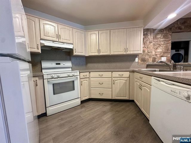 951 S Westgate Drive, Fort Lee, NJ 07024