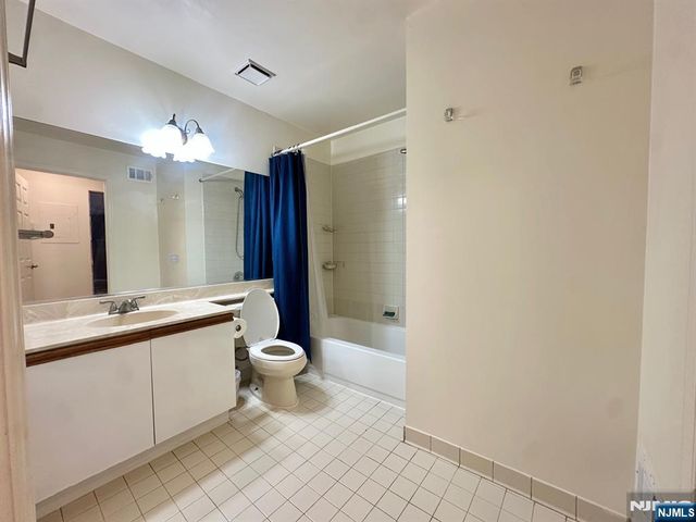 951 S Westgate Drive, Fort Lee, NJ 07024