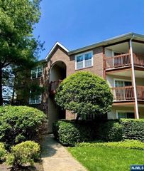 951 S Westgate Drive, Fort Lee, NJ 07024