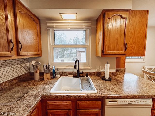 4145 W 220th Street, Fairview Park, OH 44126