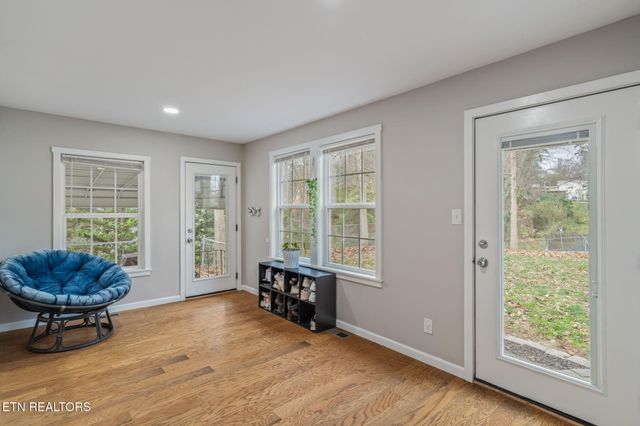 201 W Fairview Rd, Oak Ridge, TN 37830