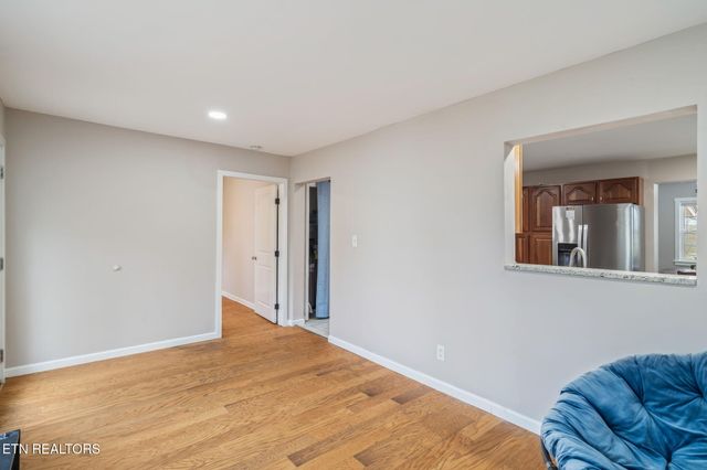 201 W Fairview Rd, Oak Ridge, TN 37830