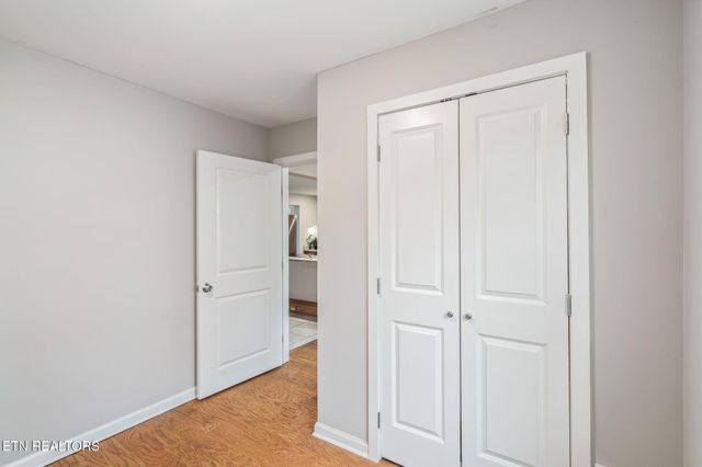 201 W Fairview Rd, Oak Ridge, TN 37830