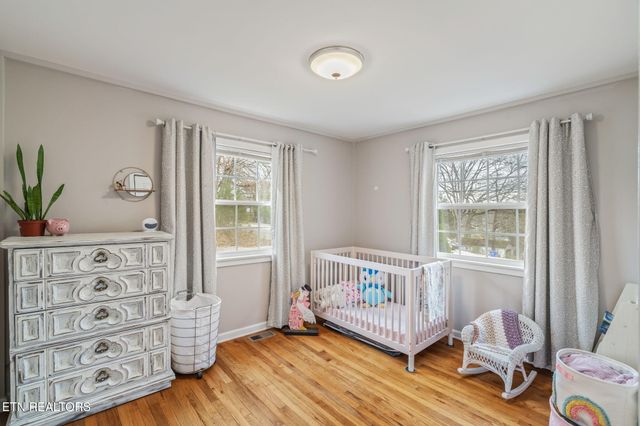 201 W Fairview Rd, Oak Ridge, TN 37830