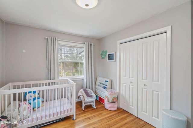 201 W Fairview Rd, Oak Ridge, TN 37830