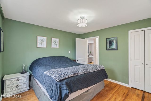 201 W Fairview Rd, Oak Ridge, TN 37830