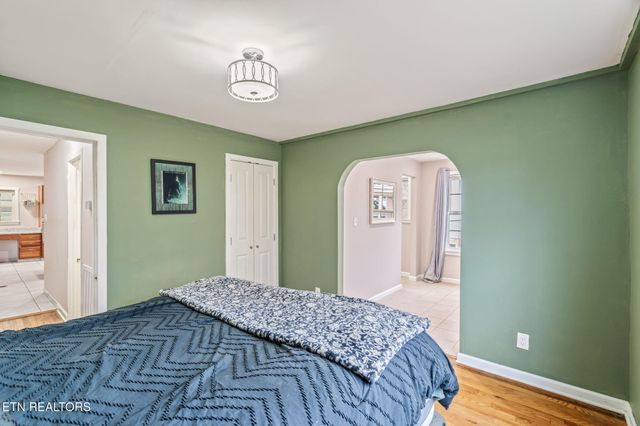 201 W Fairview Rd, Oak Ridge, TN 37830