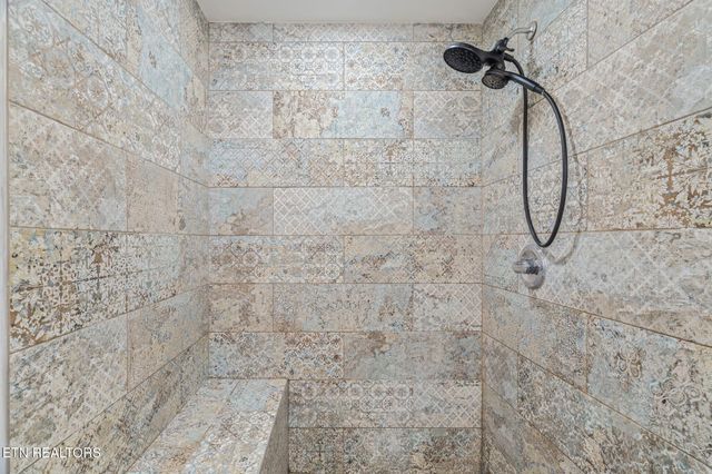 201 W Fairview Rd, Oak Ridge, TN 37830