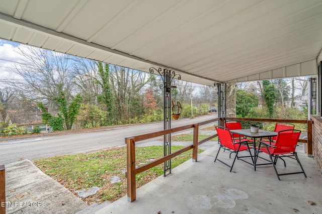 201 W Fairview Rd, Oak Ridge, TN 37830