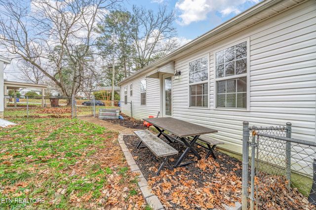 201 W Fairview Rd, Oak Ridge, TN 37830