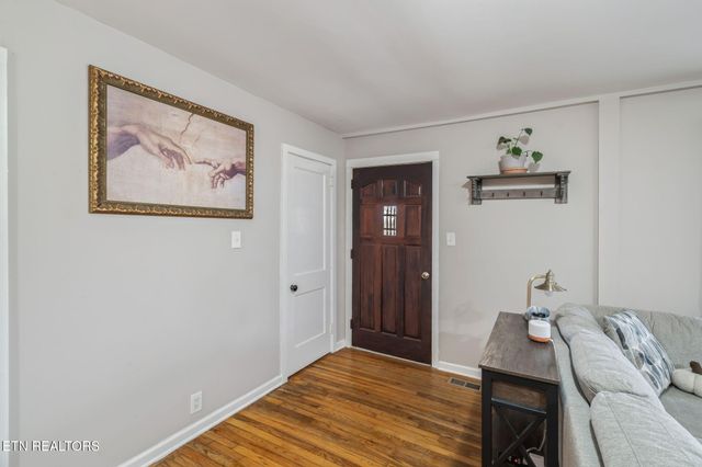 201 W Fairview Rd, Oak Ridge, TN 37830