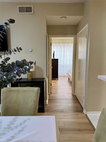 8055 Cambridge Street 19, Houston, TX 77054