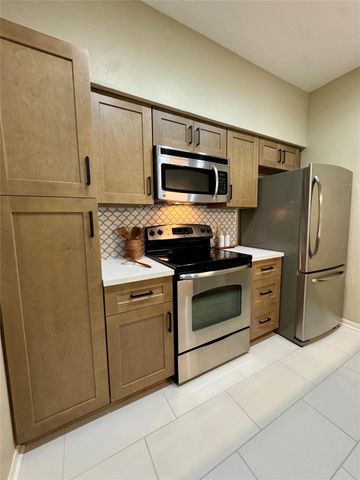 8055 Cambridge Street 19, Houston, TX 77054