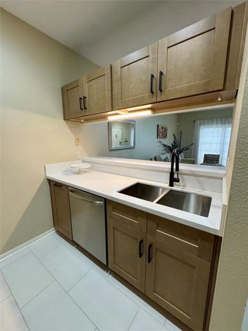 8055 Cambridge Street 19, Houston, TX 77054