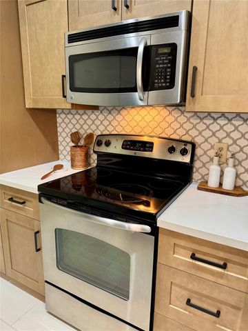 8055 Cambridge Street 19, Houston, TX 77054