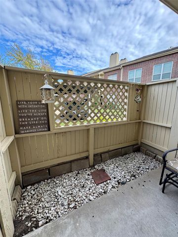 8055 Cambridge Street 19, Houston, TX 77054