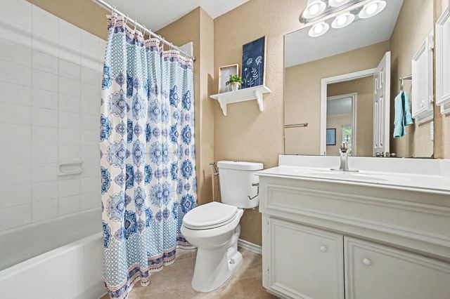 4527 Lake Halbert Lane, Richmond, TX 77406