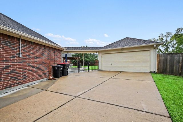 4527 Lake Halbert Lane, Richmond, TX 77406