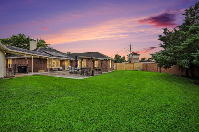 4527 Lake Halbert Lane, Richmond, TX 77406