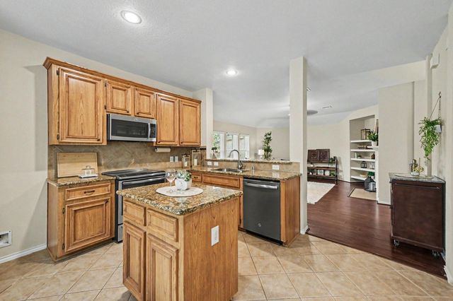 4527 Lake Halbert Lane, Richmond, TX 77406