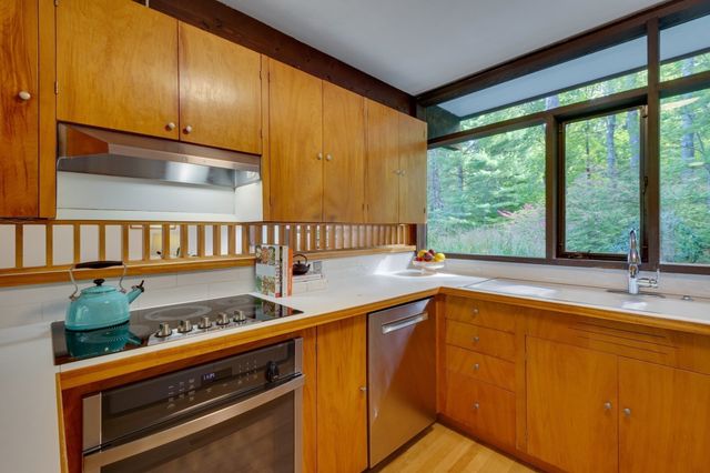 7 Old Conant Rd, Lincoln, MA 01773