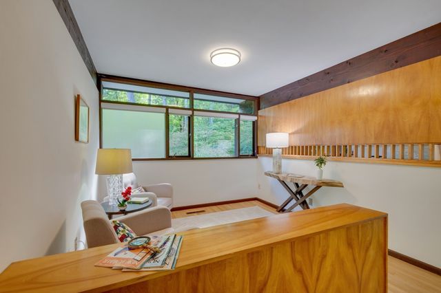 7 Old Conant Rd, Lincoln, MA 01773