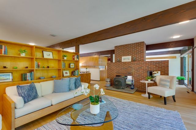 7 Old Conant Rd, Lincoln, MA 01773