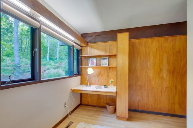 7 Old Conant Rd, Lincoln, MA 01773