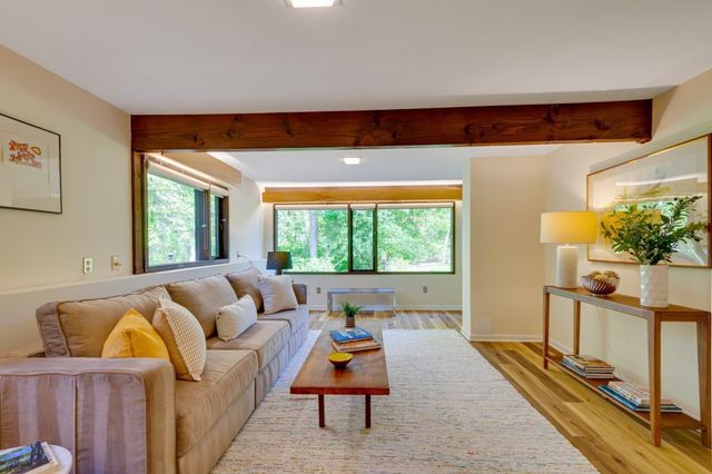 7 Old Conant Rd, Lincoln, MA 01773