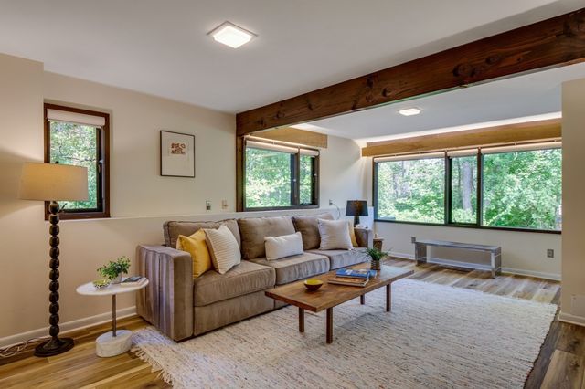 7 Old Conant Rd, Lincoln, MA 01773