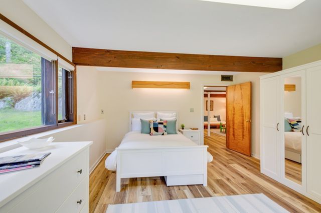 7 Old Conant Rd, Lincoln, MA 01773