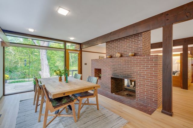 7 Old Conant Rd, Lincoln, MA 01773