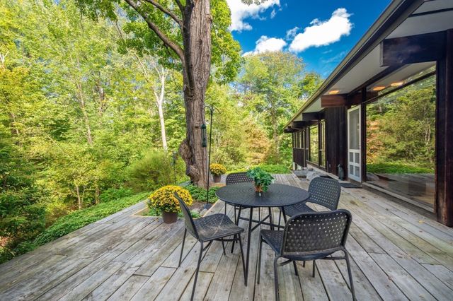 7 Old Conant Rd, Lincoln, MA 01773