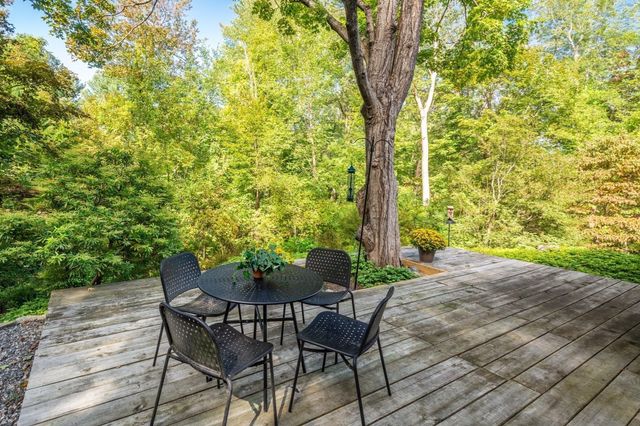 7 Old Conant Rd, Lincoln, MA 01773