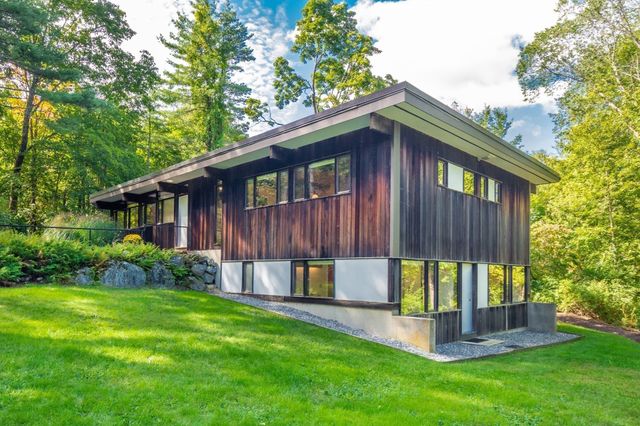 7 Old Conant Rd, Lincoln, MA 01773