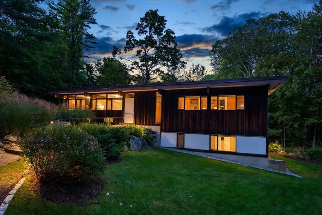 7 Old Conant Rd, Lincoln, MA 01773