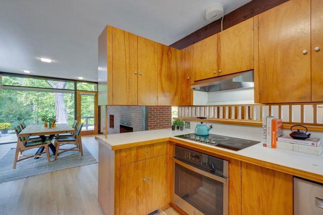 7 Old Conant Rd, Lincoln, MA 01773