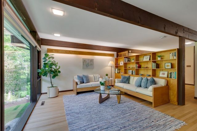 7 Old Conant Rd, Lincoln, MA 01773