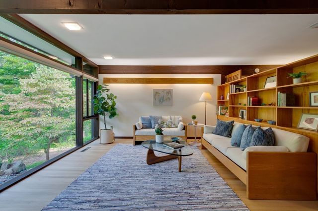 7 Old Conant Rd, Lincoln, MA 01773
