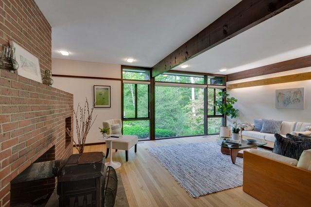 7 Old Conant Rd, Lincoln, MA 01773