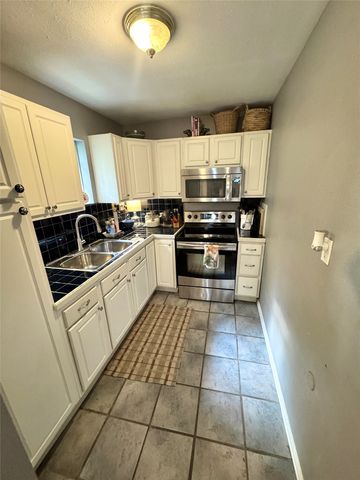 5319 Goodwin Avenue B, Dallas, TX 75206