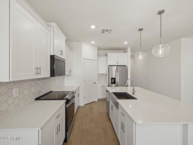 7505 E COZY COTTAGE Lane, San Tan Valley, AZ 85143