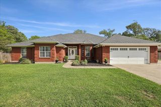 1302 Dawnwood, Orange, TX 77632