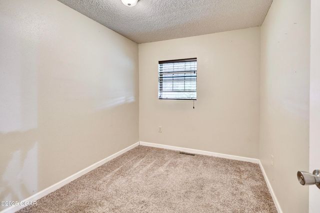 2400 S Kenser Road, Joplin, MO 64804