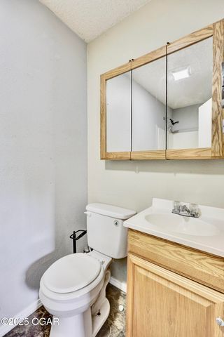 2400 S Kenser Road, Joplin, MO 64804