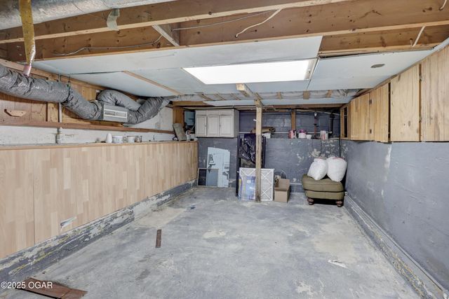 2400 S Kenser Road, Joplin, MO 64804